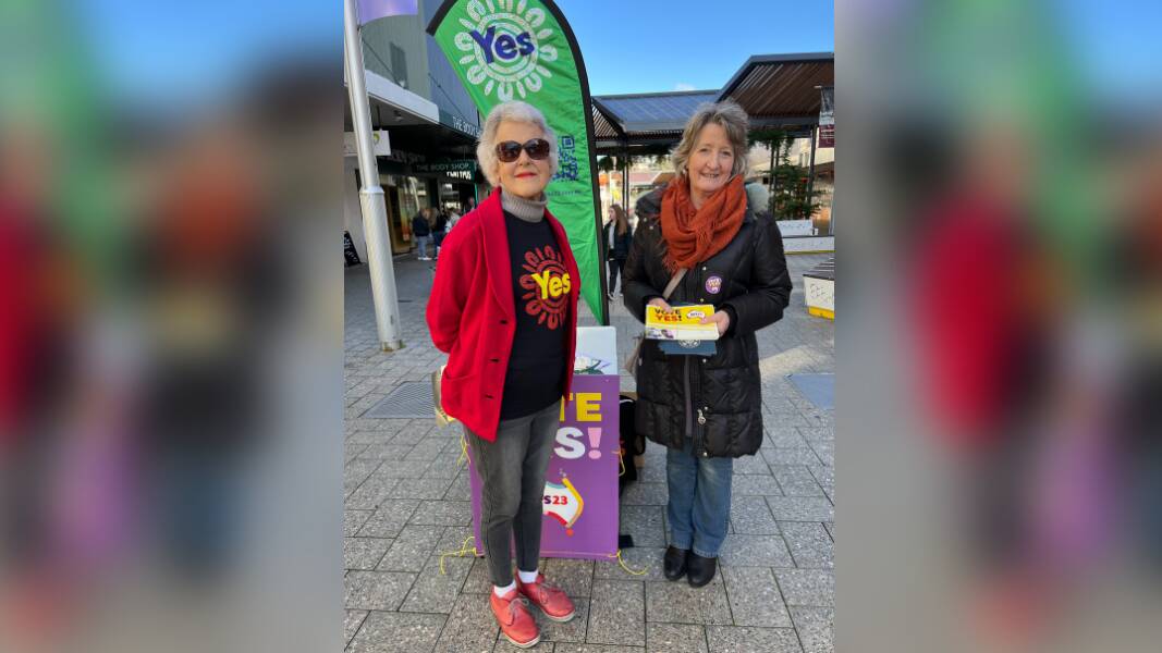 Yes23 volunteers out in Launceston, who are in support of the Indigenous Voice to Parliament. Picture supplied