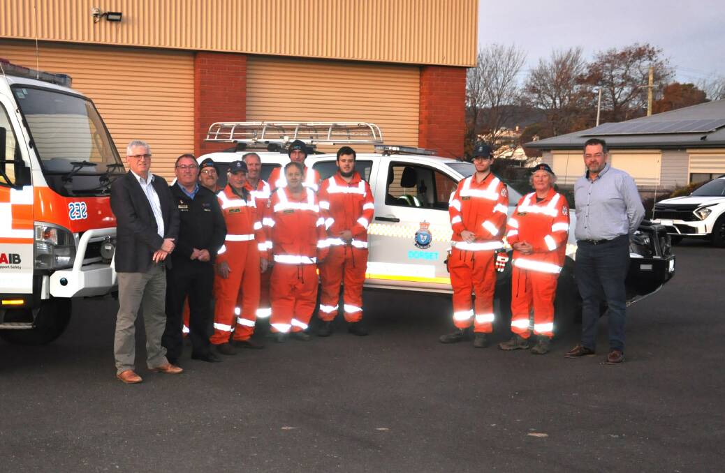 Dorset commissioner Andrew Wardlaw, SES Northern regional manager David Nicholls, Dorset SES unit manager Dale Mott and Dorset municipal emergency management co-ordinator Michael Buckley with members of the region's volunteer SES unit. Picture supplied by Dorset Council