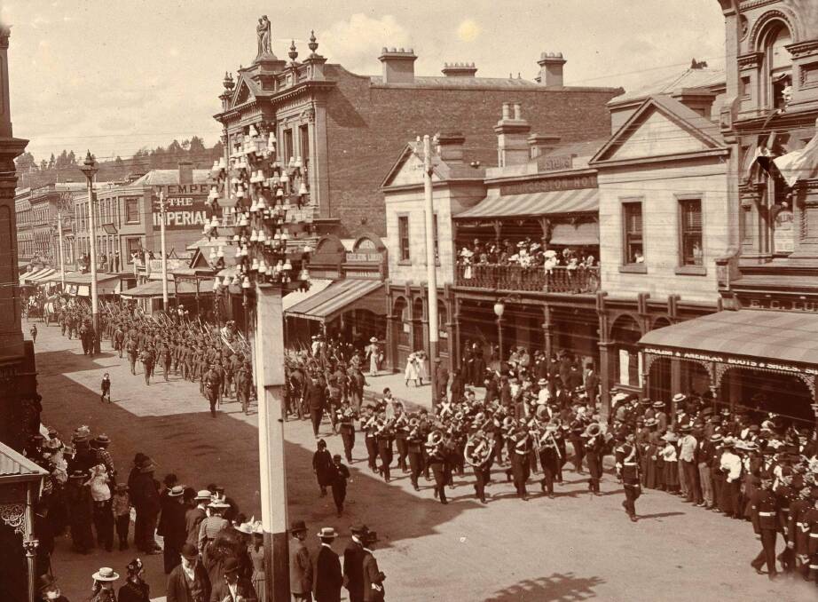The Launceston Hotel under Annie Hustons ownership in 1899, when the first Tasmanian
contingent destined for the Boer War marched past. Picture: Launceston Library, LPIC85-1-21-14