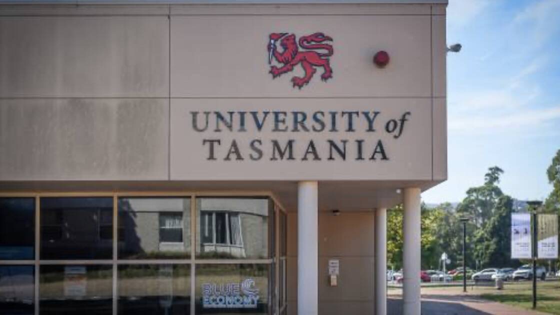 University of Tasmania's financial position deteriorates as chief gets pay rise