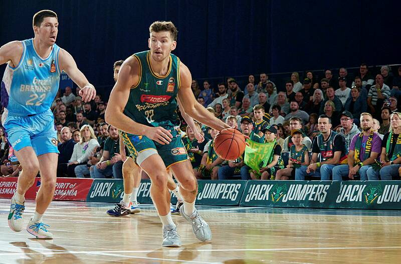 Tassie's Will Magnay dribbles at the Silverdome. Picture by Rod Thompson