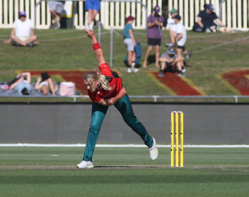 Hayley Silver-Holmes bowls for the Tasmanian Tigers during the WNCL grand final. 