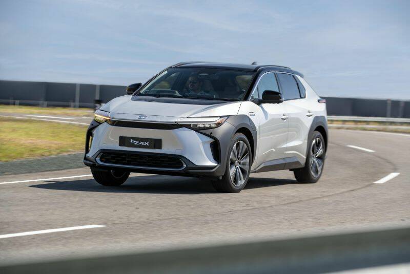 Hybrids better for the environment than electric cars: Toyota